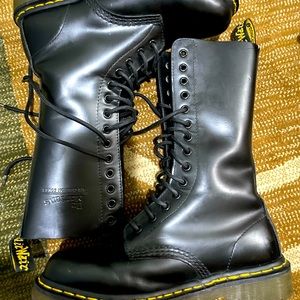 Dr. Martens Air cushion soles